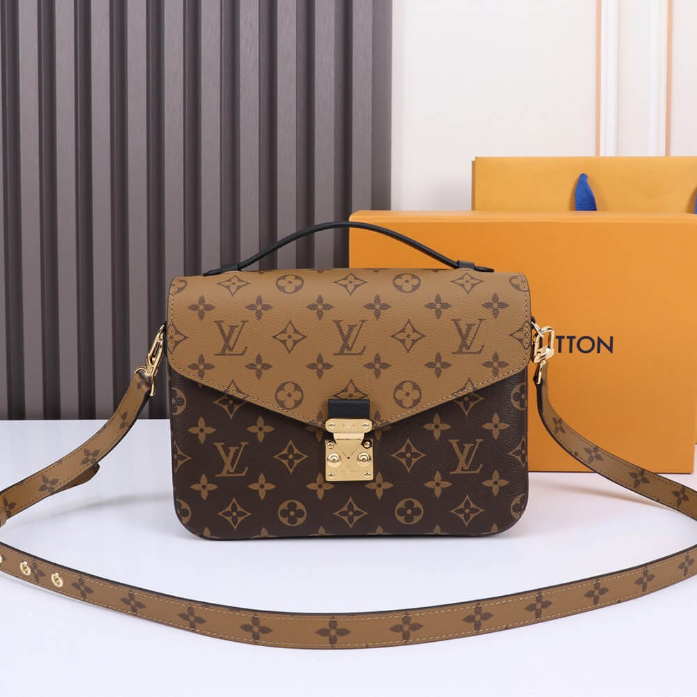 Louis Vuitton Pochette Métis