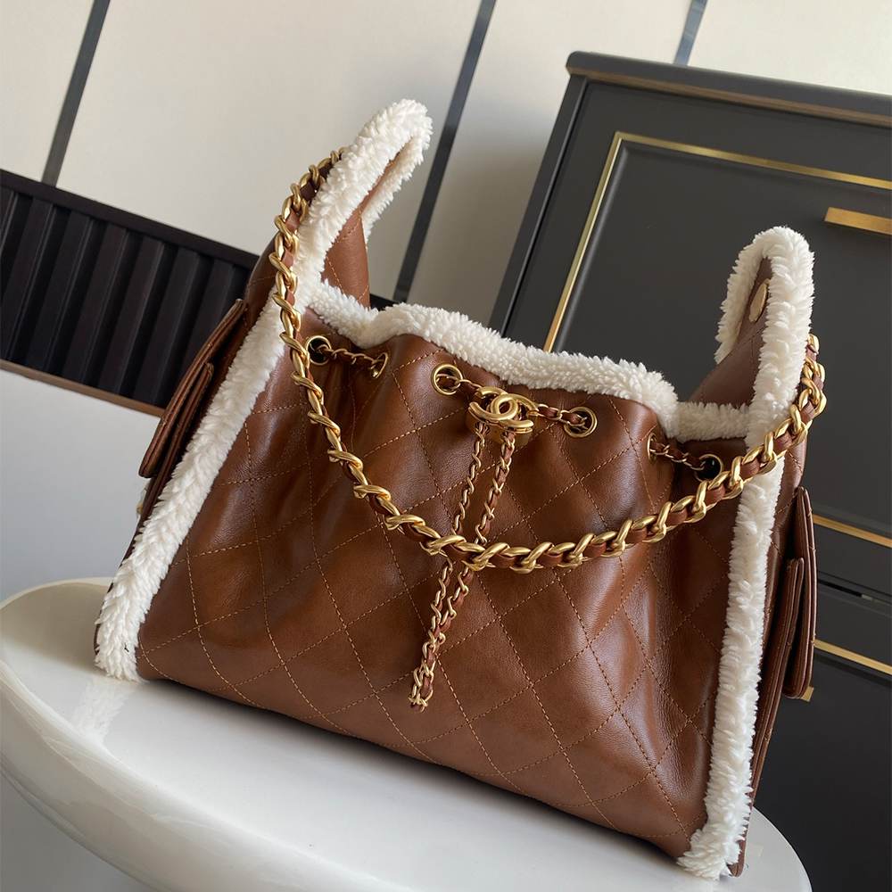 CHANEL 25 Small Handbag(High-end grade)