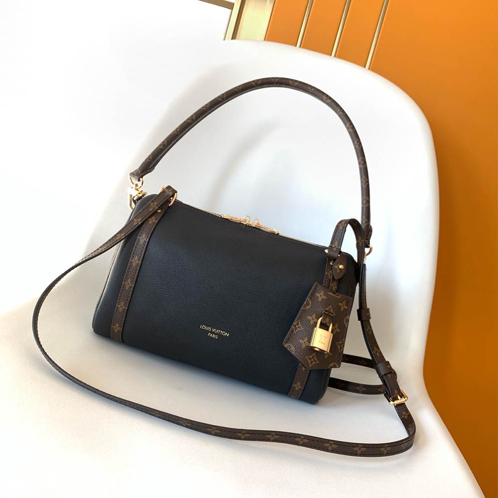 Louis Vuitton Express PM