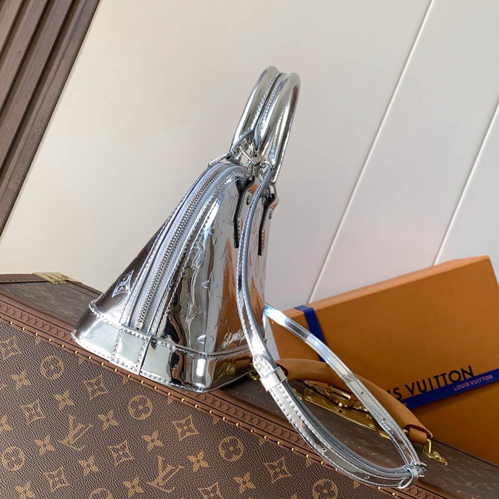 Louis Vuitton Alma BB