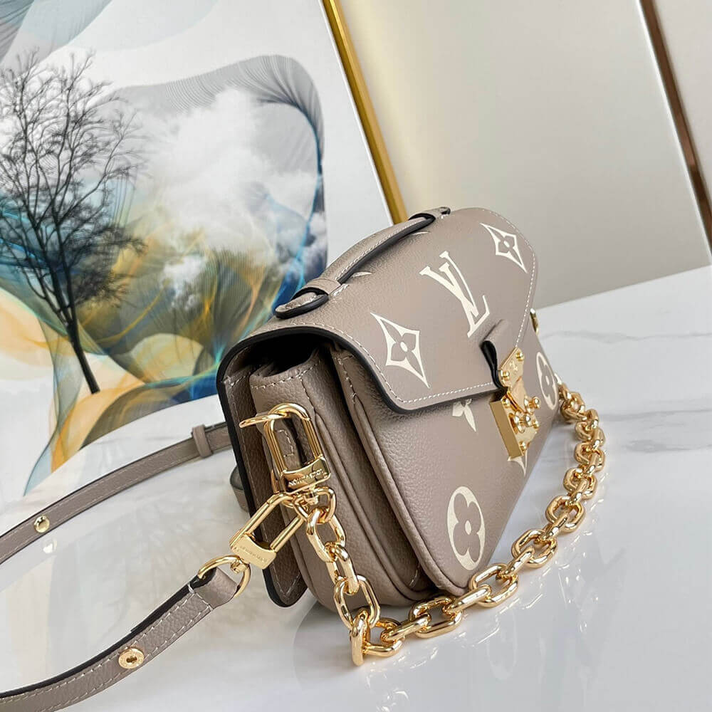 Louis Vuitton Pochette Métis East West