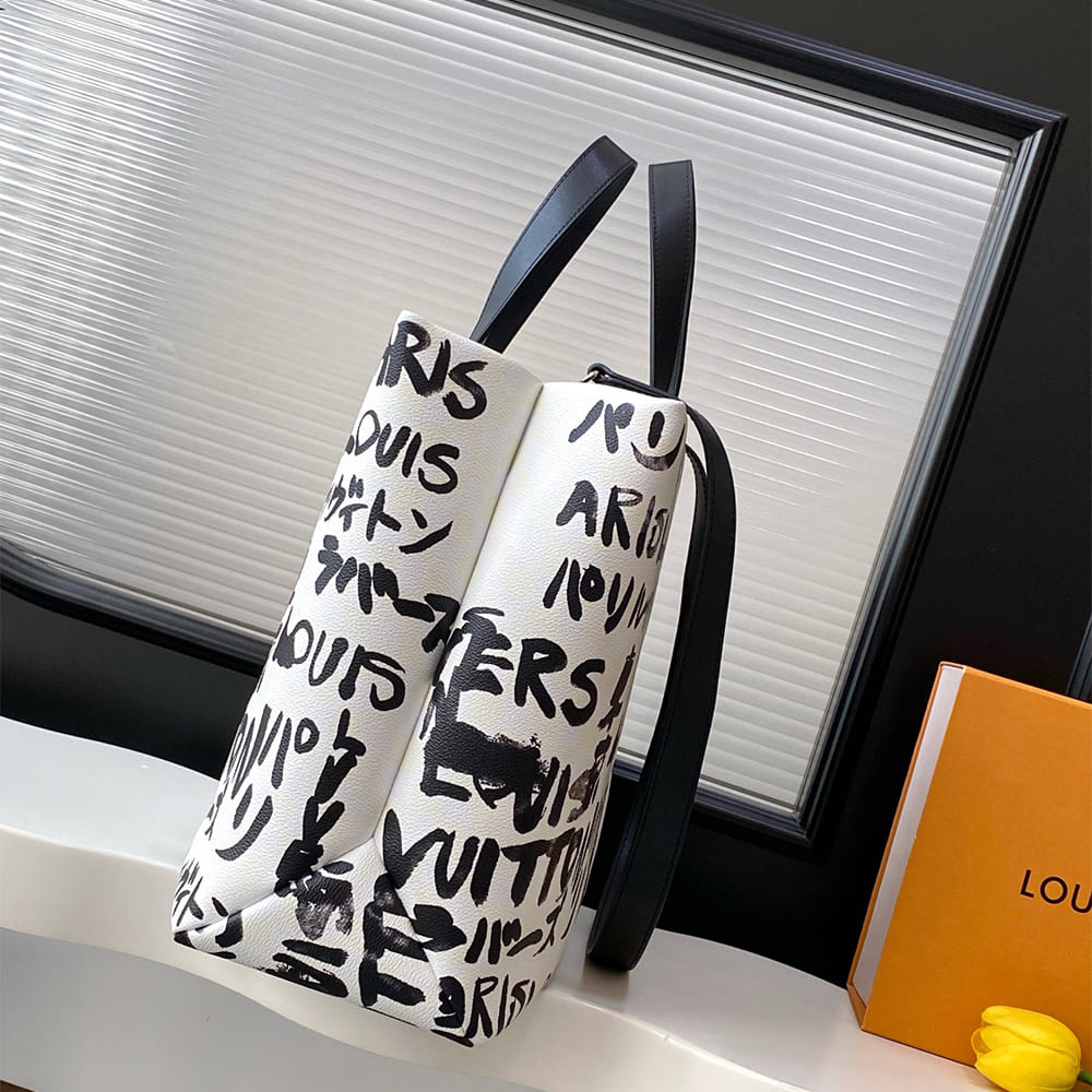 Louis Vuitton Shopper Tote MM