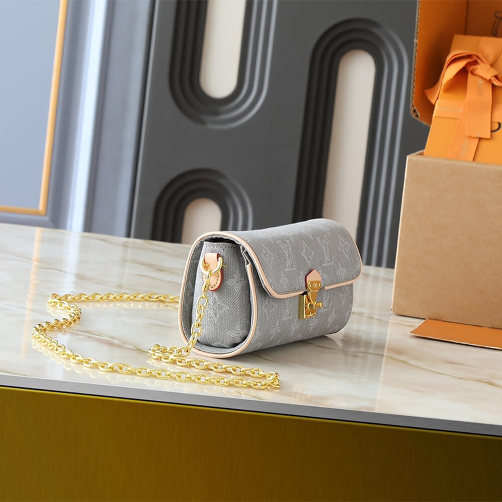 Louis Vuitton Pochette Camille