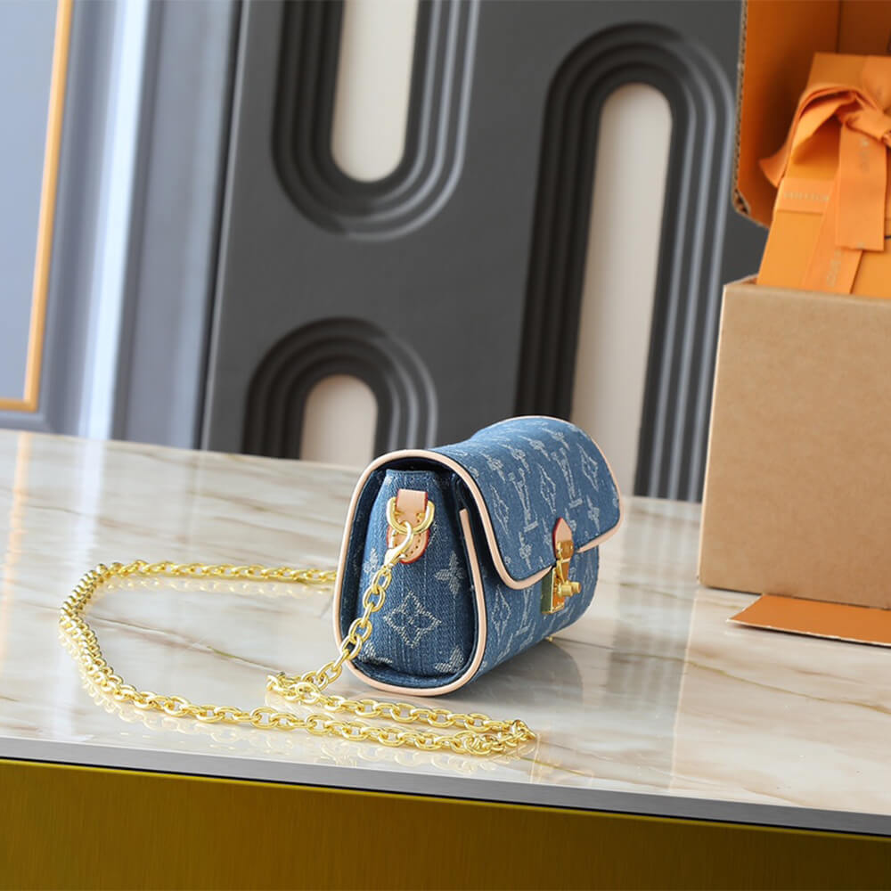 Louis Vuitton Pochette Camille