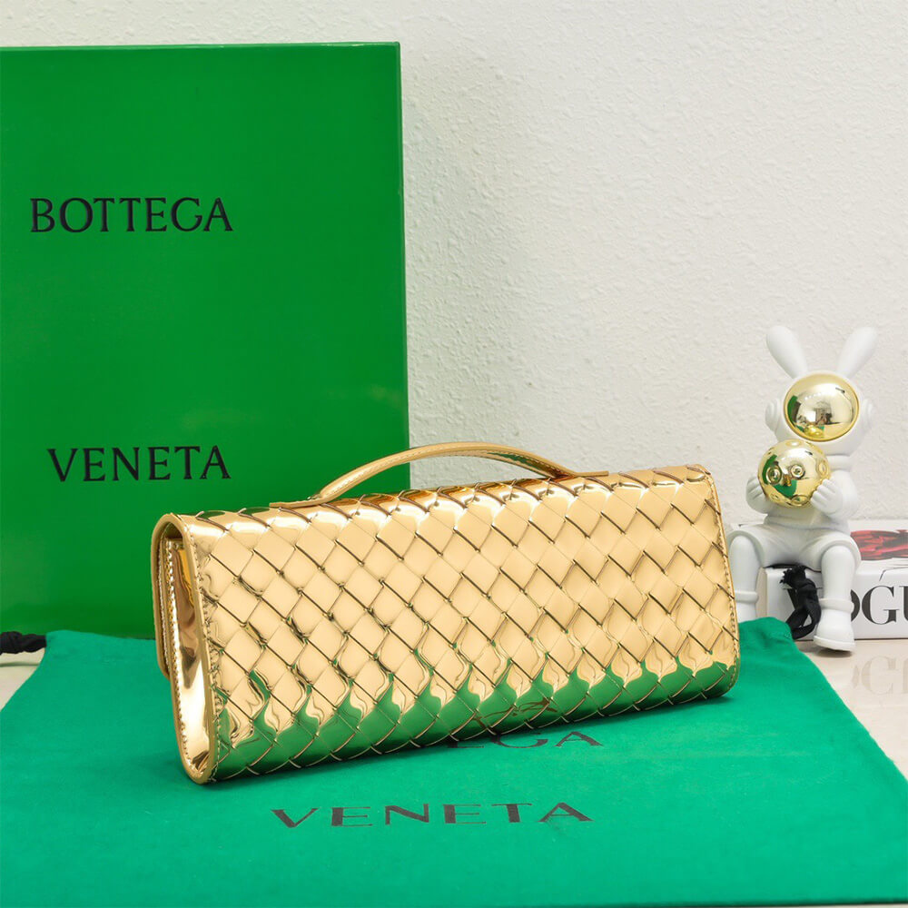 Bottega Veneta Andiamo Clutch