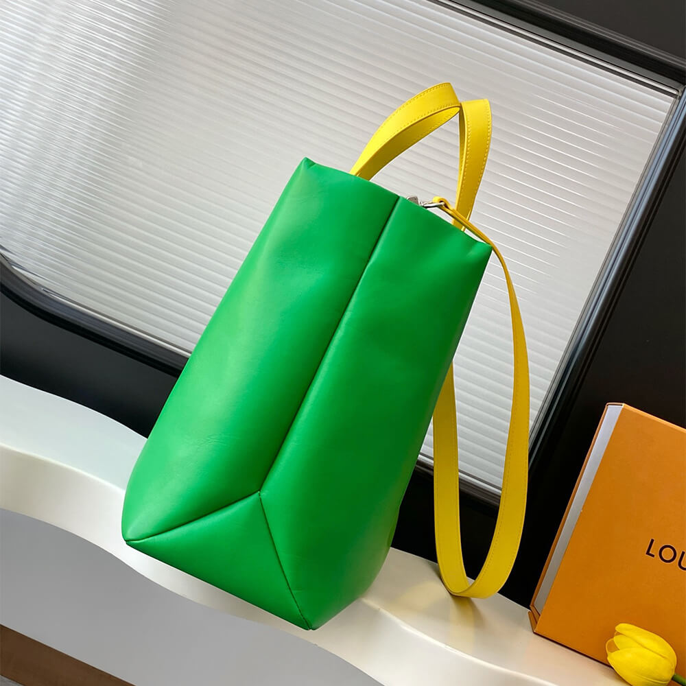 Louis Vuitton Shopper Tote MM