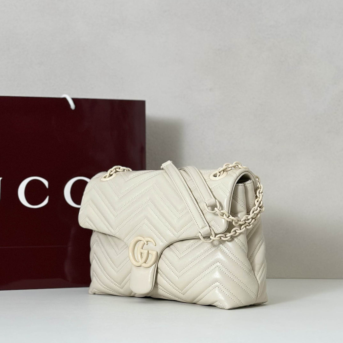Gucci Marmont medium shoulder bag