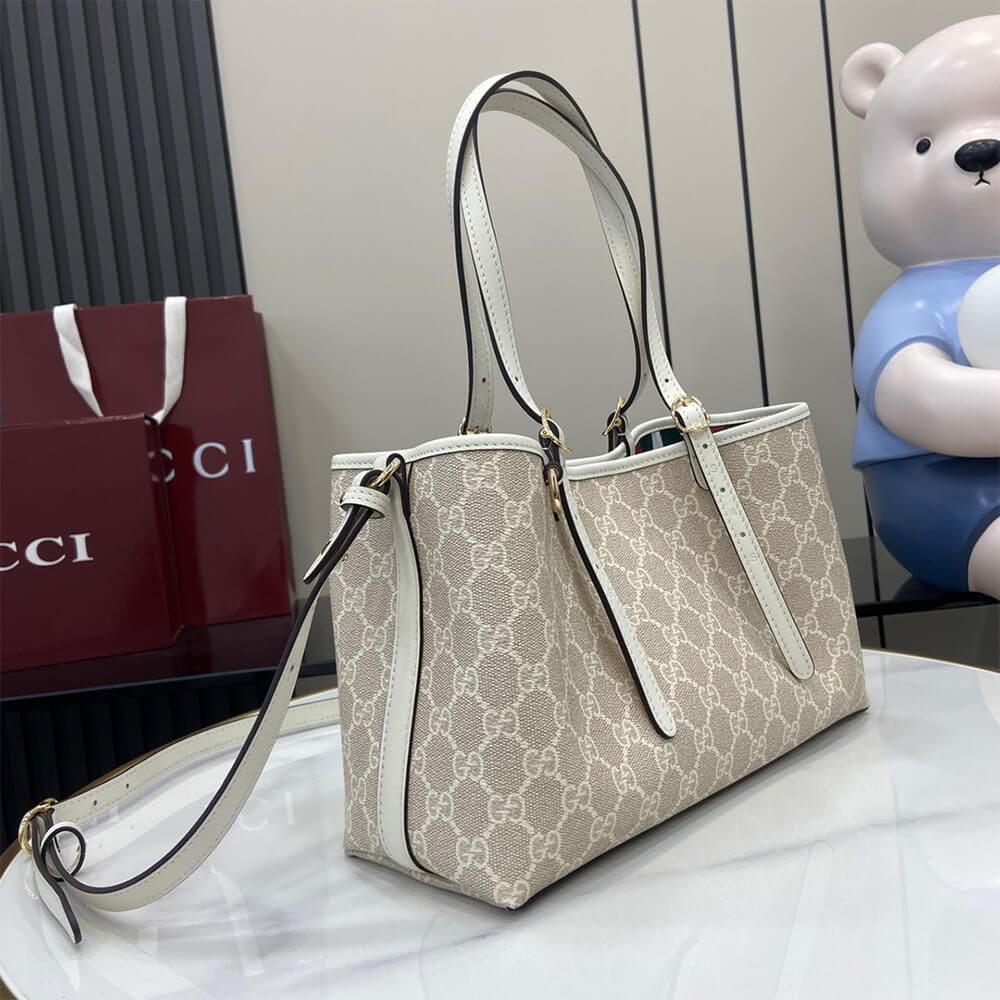 Gucci Emblem Medium