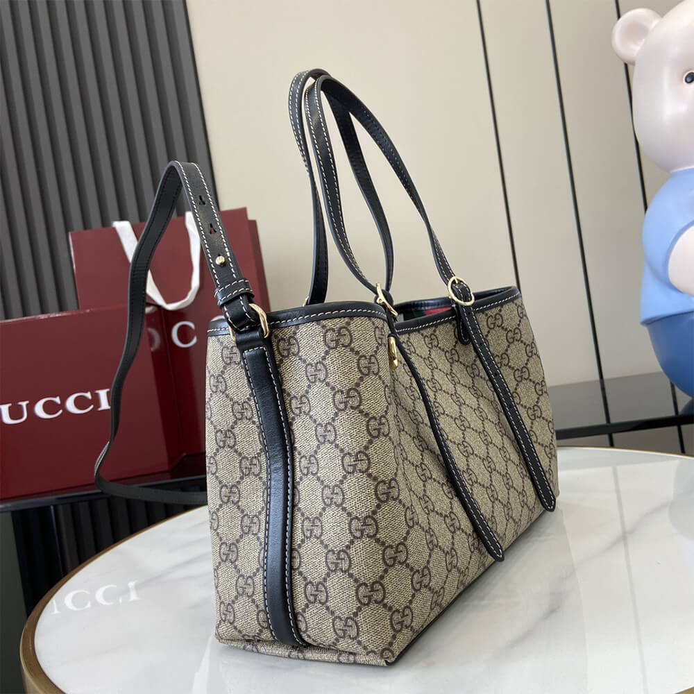 Gucci Emblem Medium