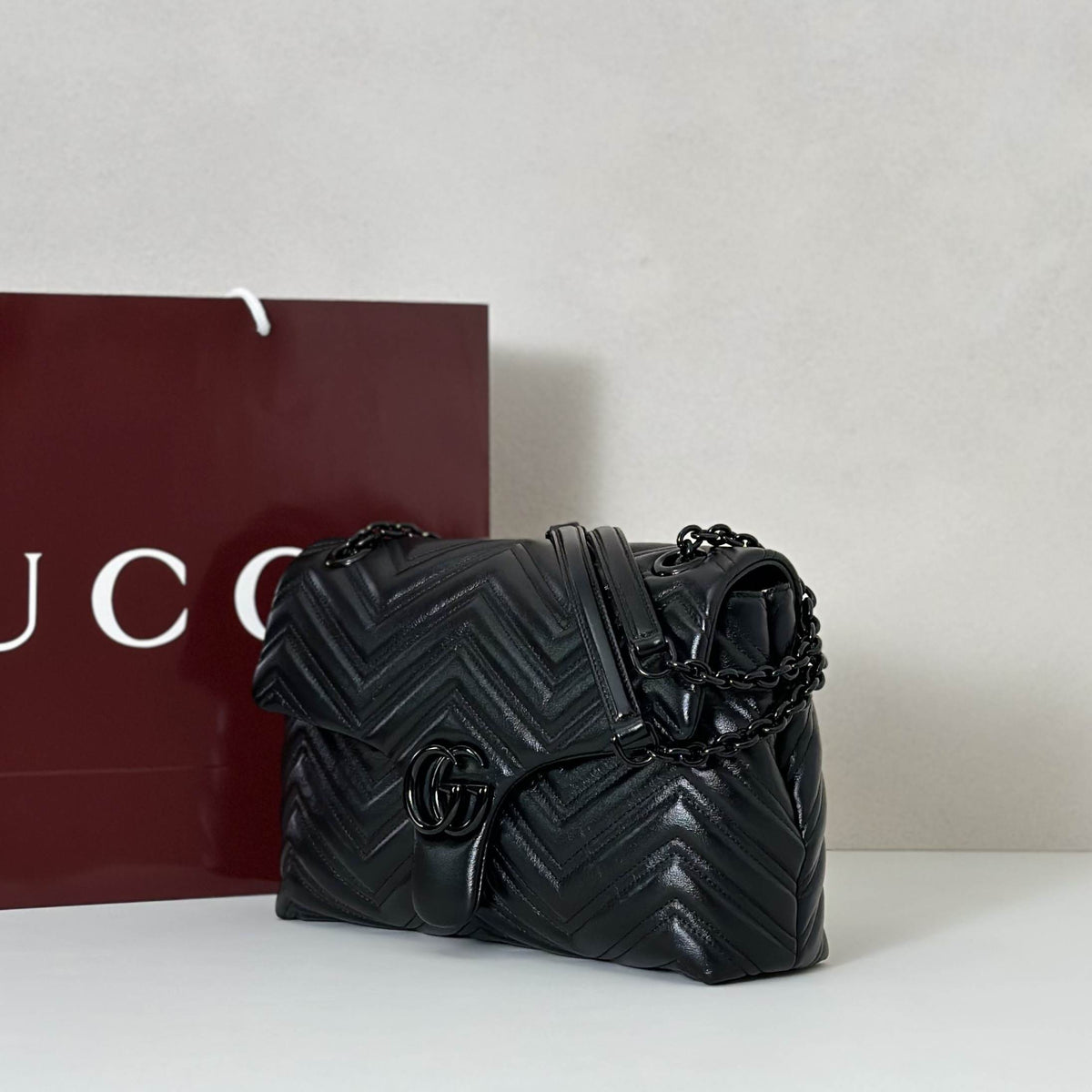 Gucci marmont medium shoulder bag