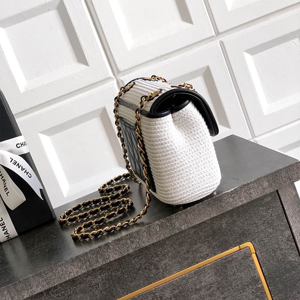 CHANEL Small Flap Bag(HIGH-END GRADE)