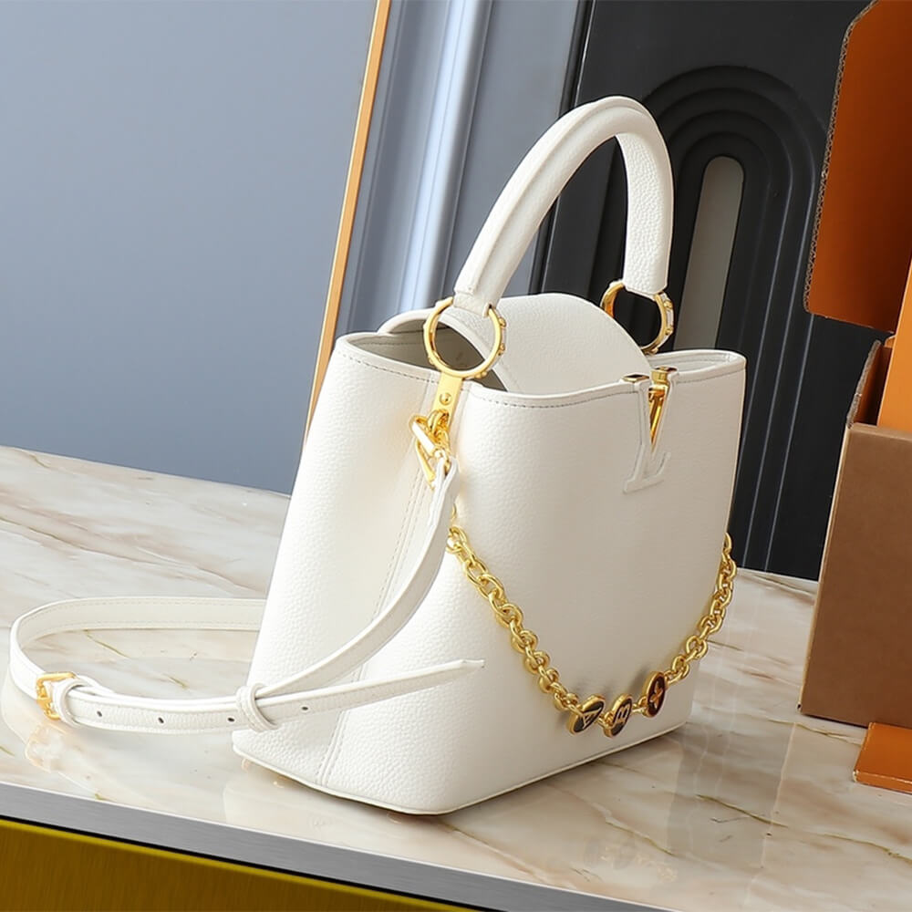 Louis Vuitton Capucines MM