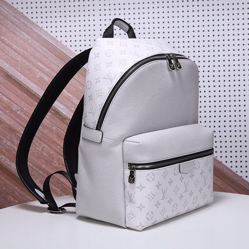 Louis Vuitton Discovery PM