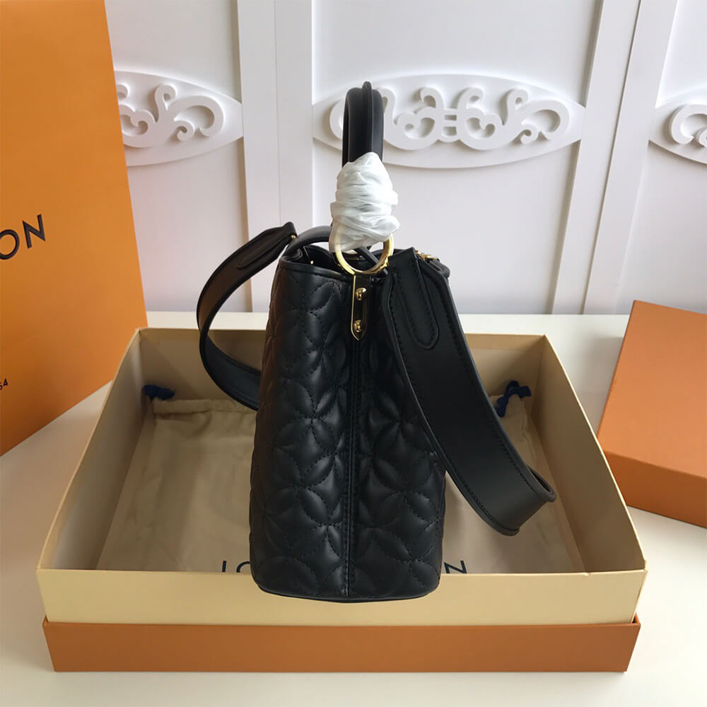 Louis Vuitton Capucines MM