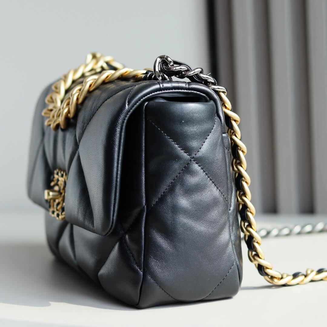 Chanel 19 Small