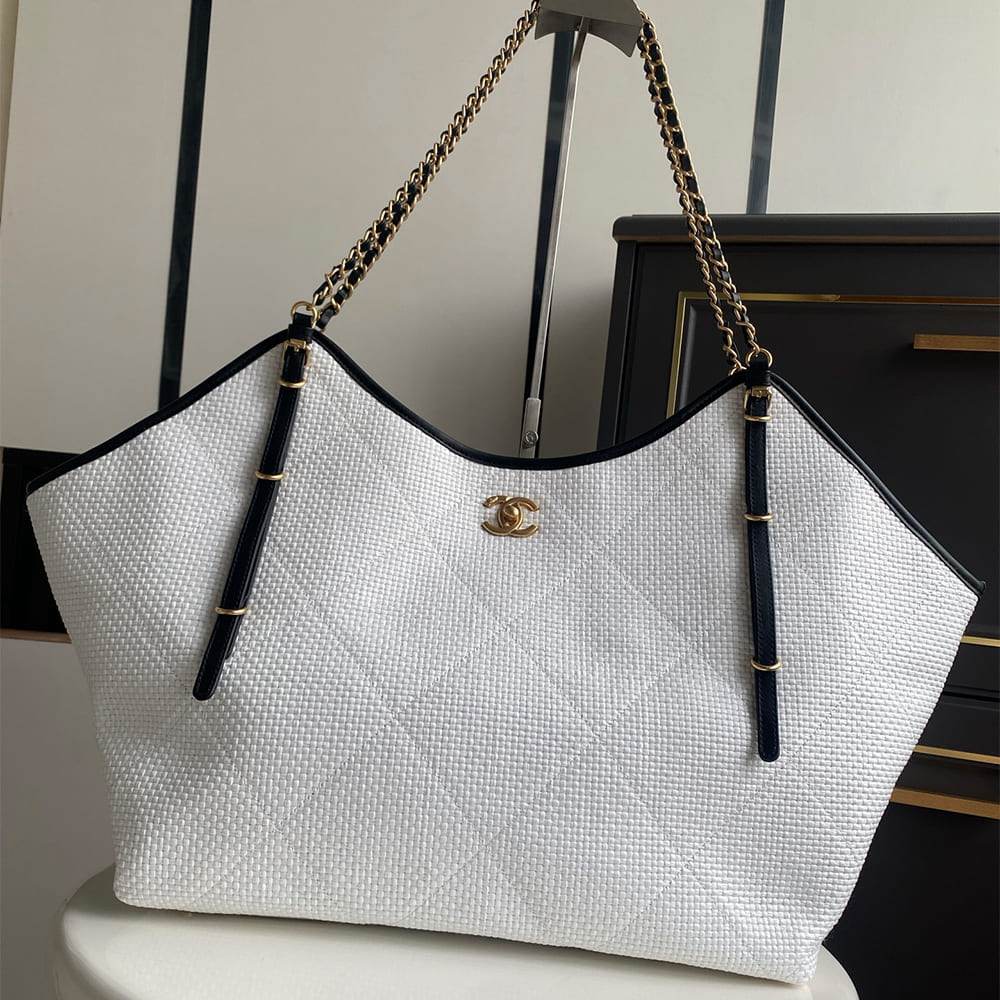 Chanel Maxi Shopping