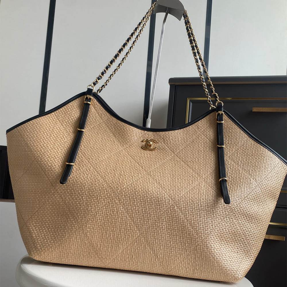 Chanel Maxi Shopping