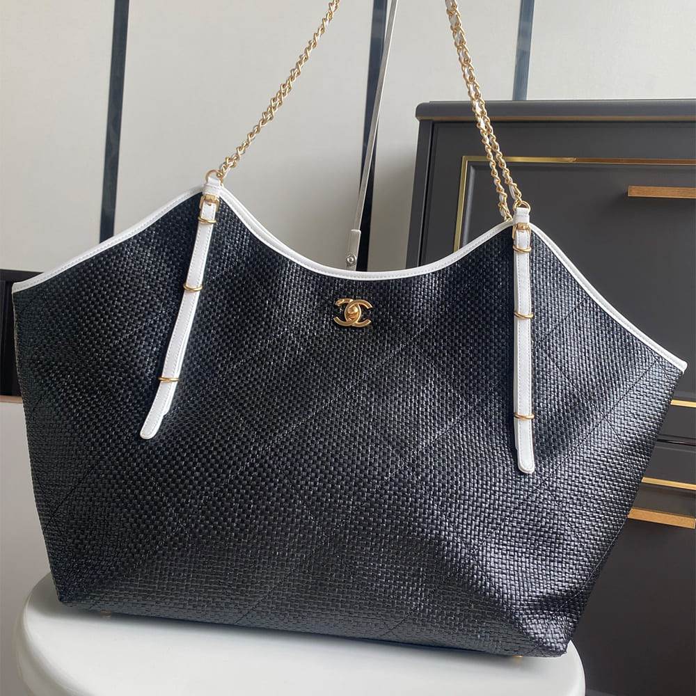 Chanel Maxi Shopping