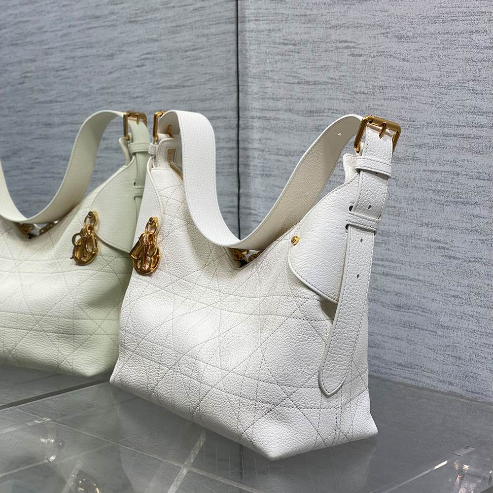 Dior Medium Dior Voyage Bag(high-end grade)