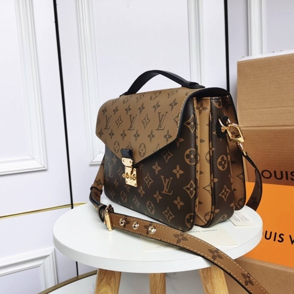 Louis Vuitton Pochette Métis