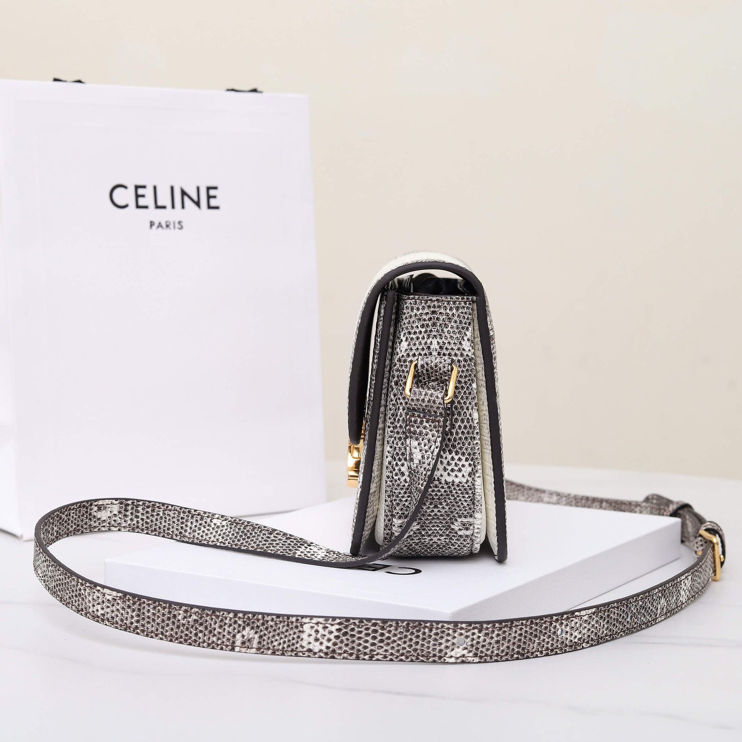 CELINE TEEN TRIOMPHE lizard pattern handbag(HIGH-END GRADE)