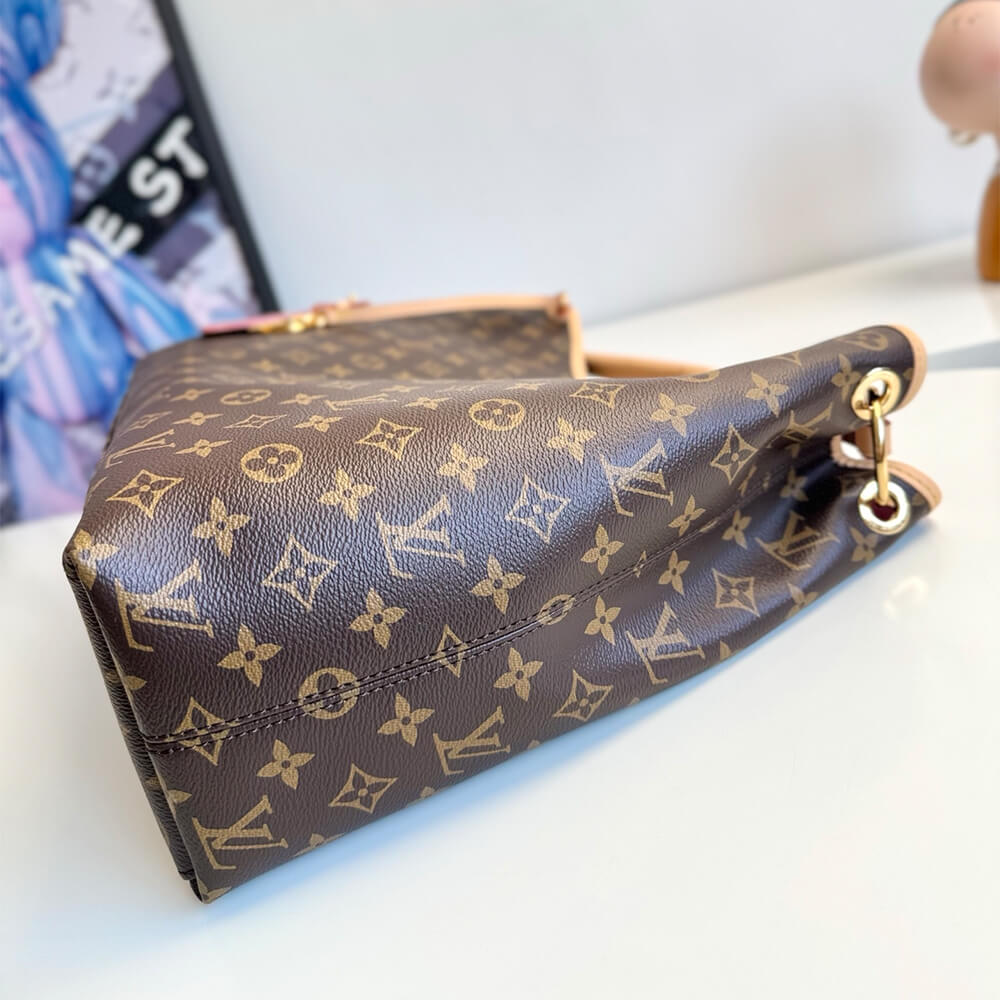 Louis Vuitton Again