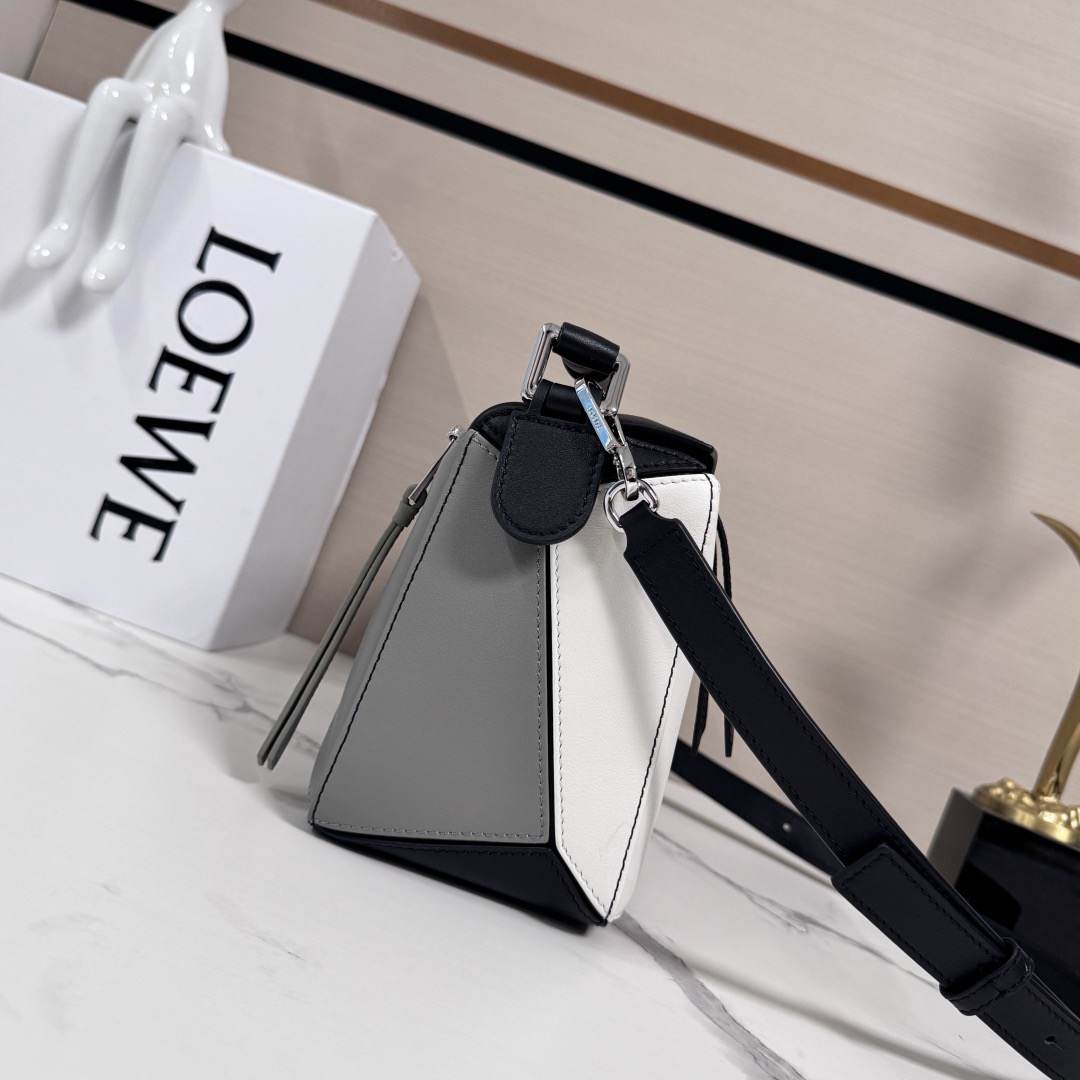 Loewe Small Puzzle