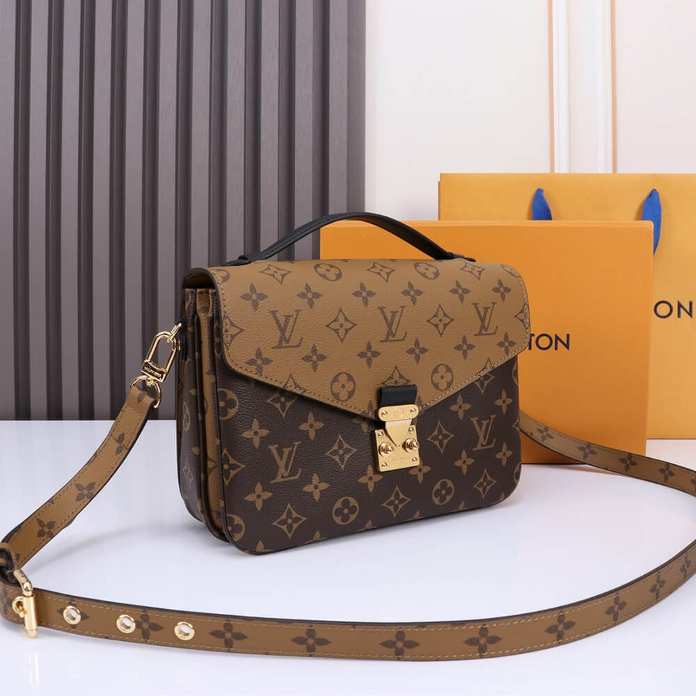 Louis Vuitton Pochette Métis