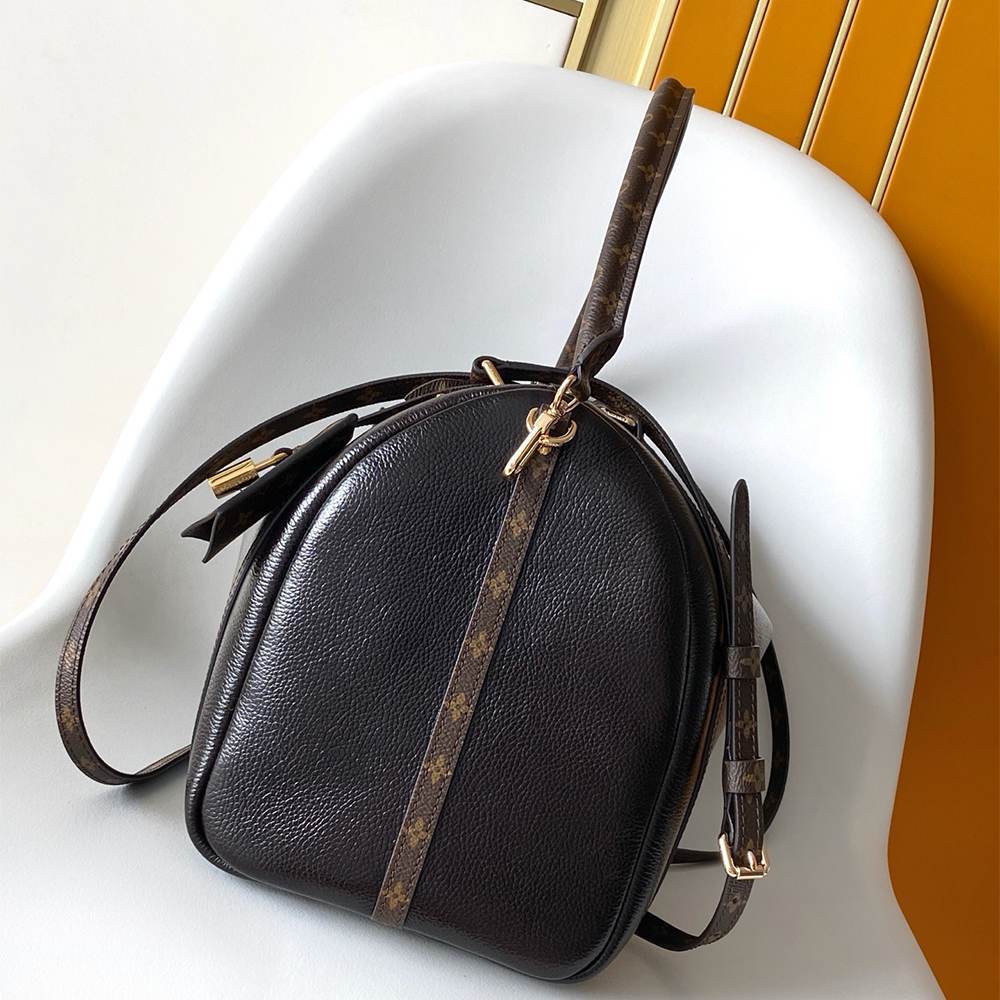 Louis Vuitton Express MM
