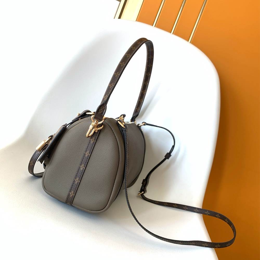 Louis Vuitton Express PM