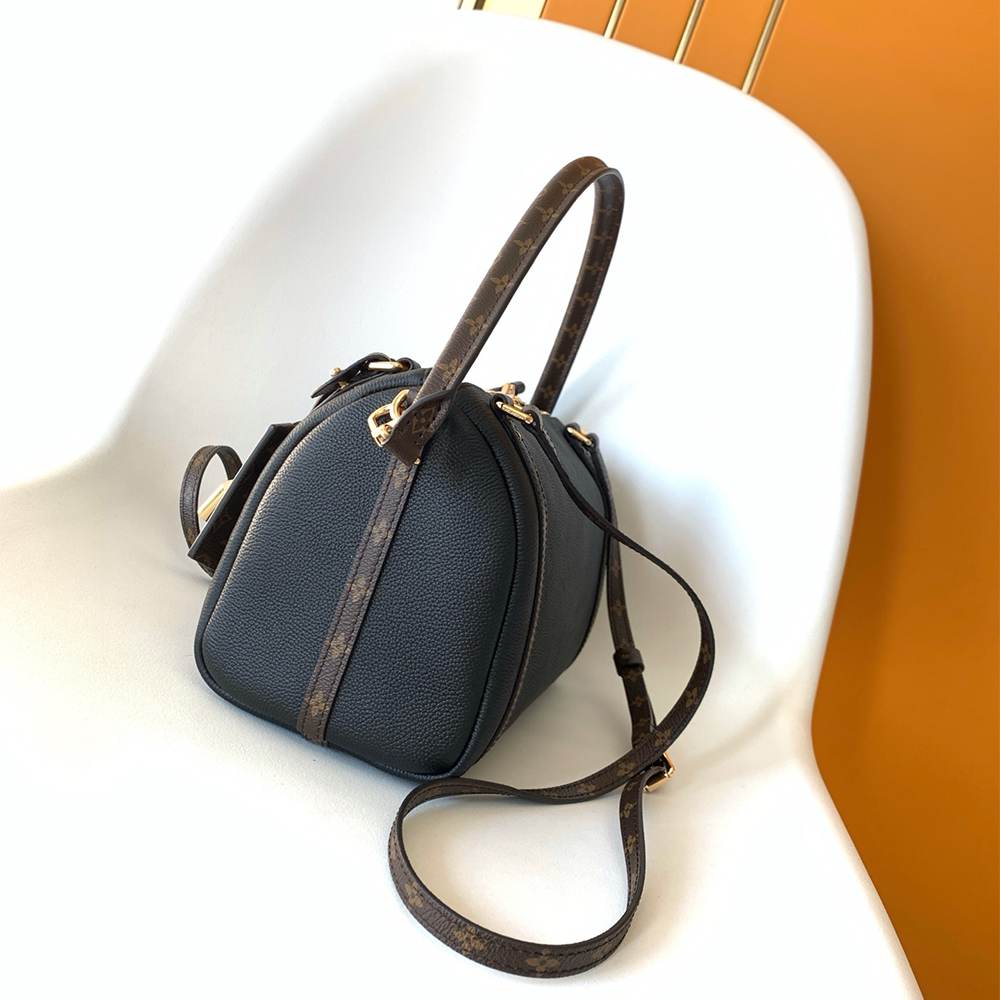 Louis Vuitton Express PM