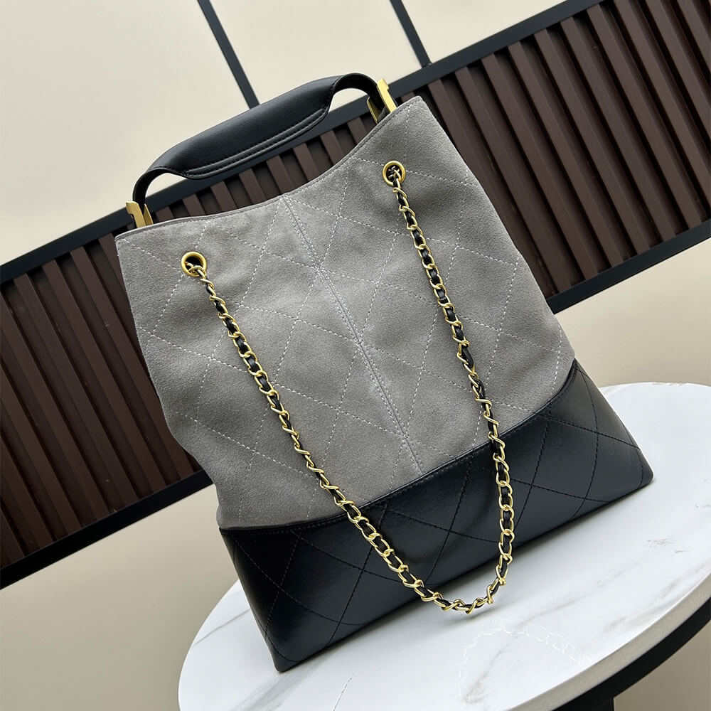 Chanel Vertical Shopping 25A