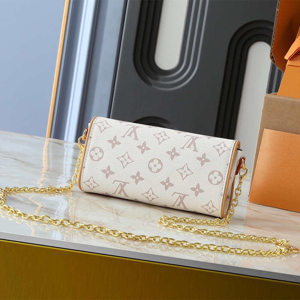 Louis Vuitton Pochette Camille