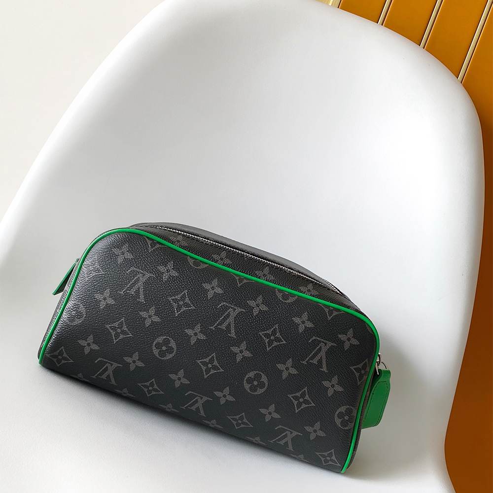 Louis Vuitton Dopp Kit