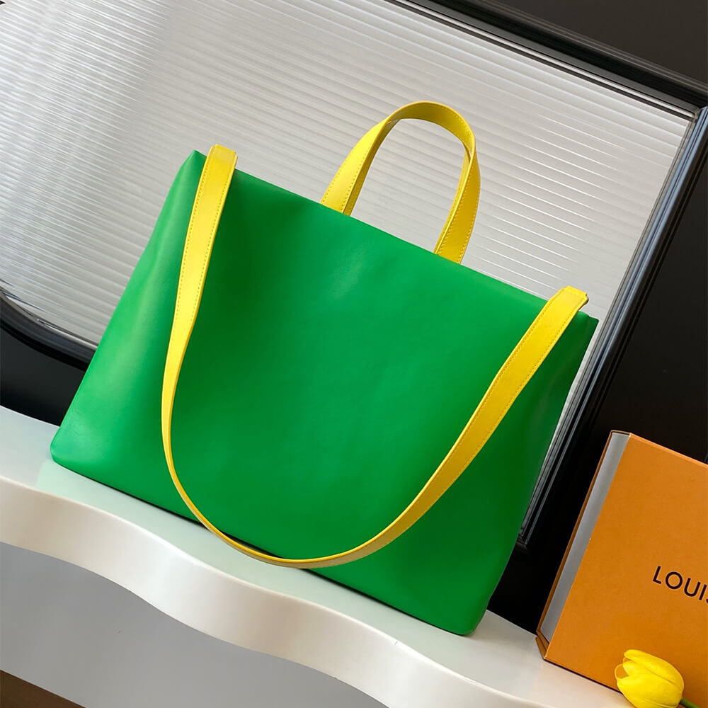 Louis Vuitton Shopper Tote MM