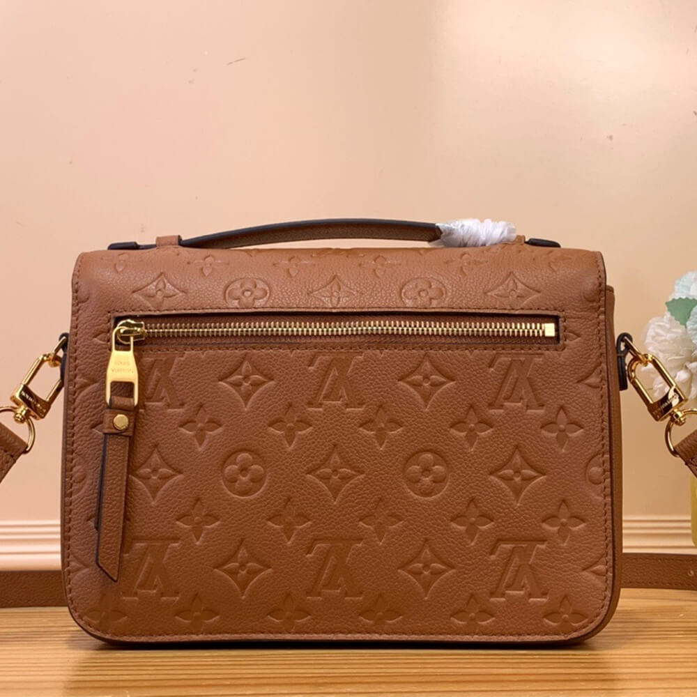 Louis Vuitton Pochette Métis