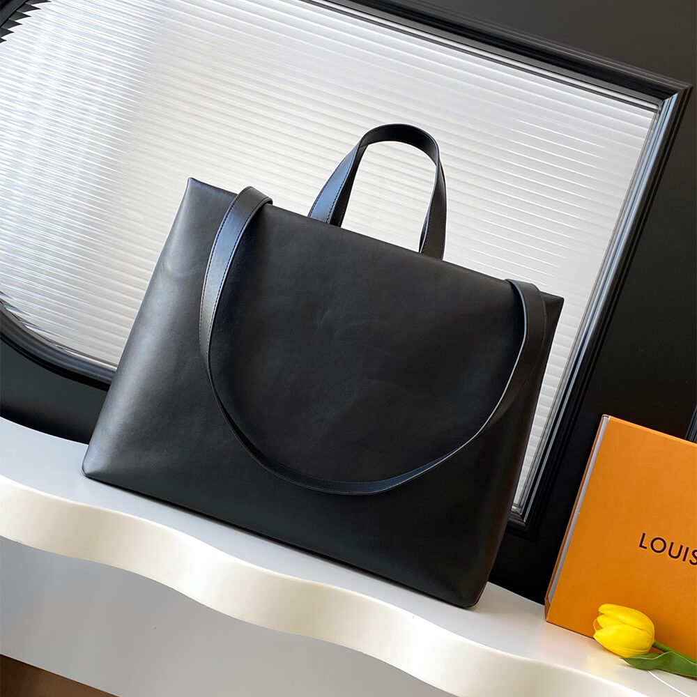 Louis Vuitton Shopper Tote MM