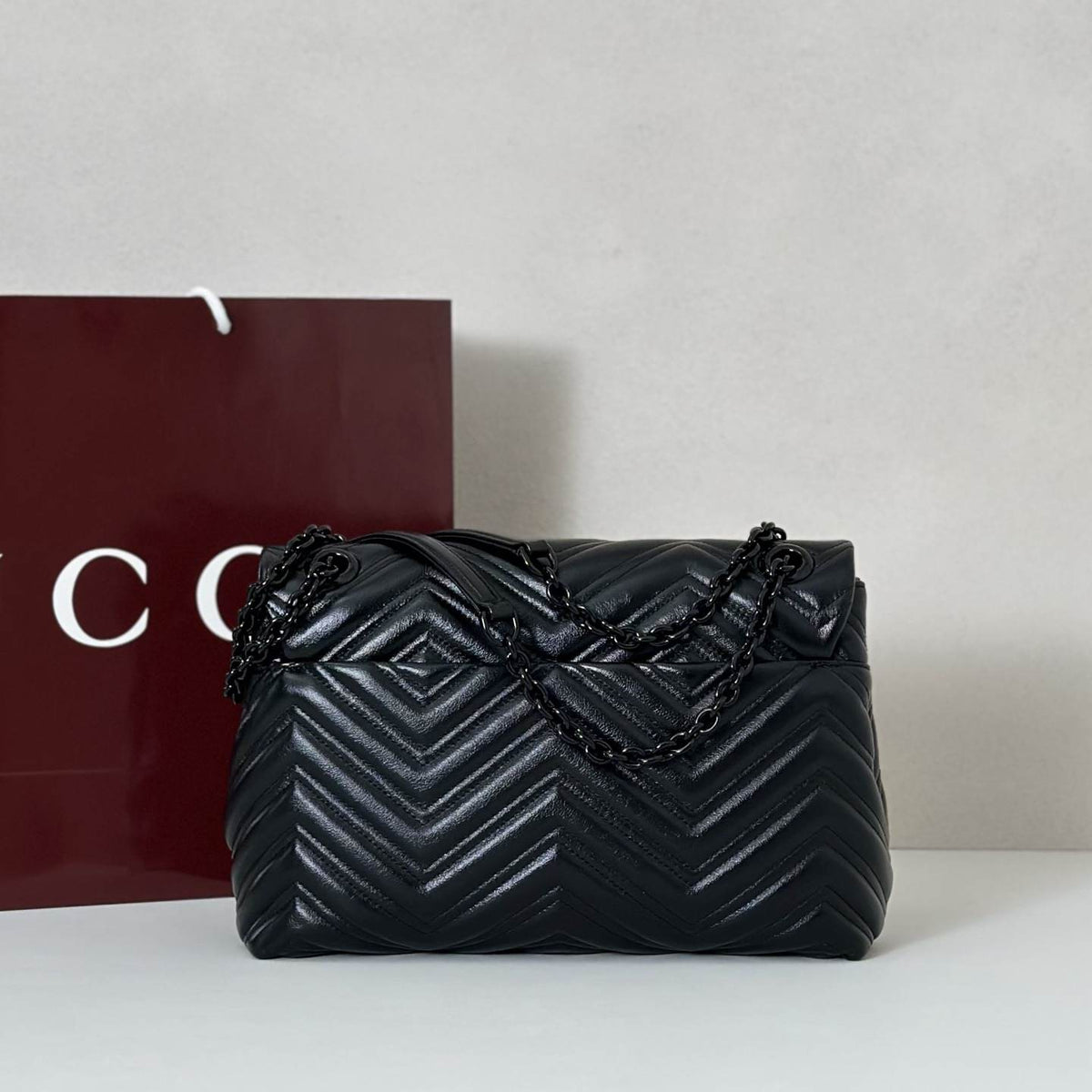 Gucci marmont medium shoulder bag
