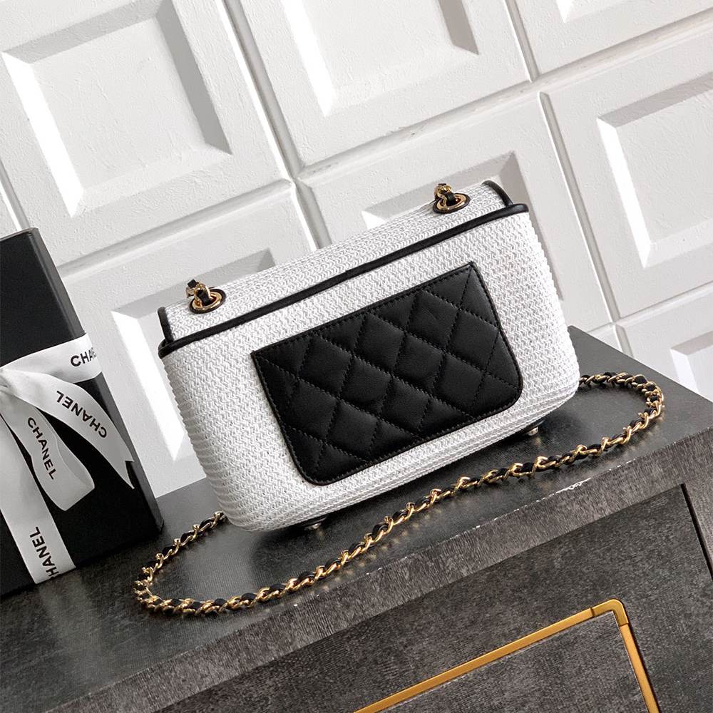 CHANEL Small Flap Bag(HIGH-END GRADE)