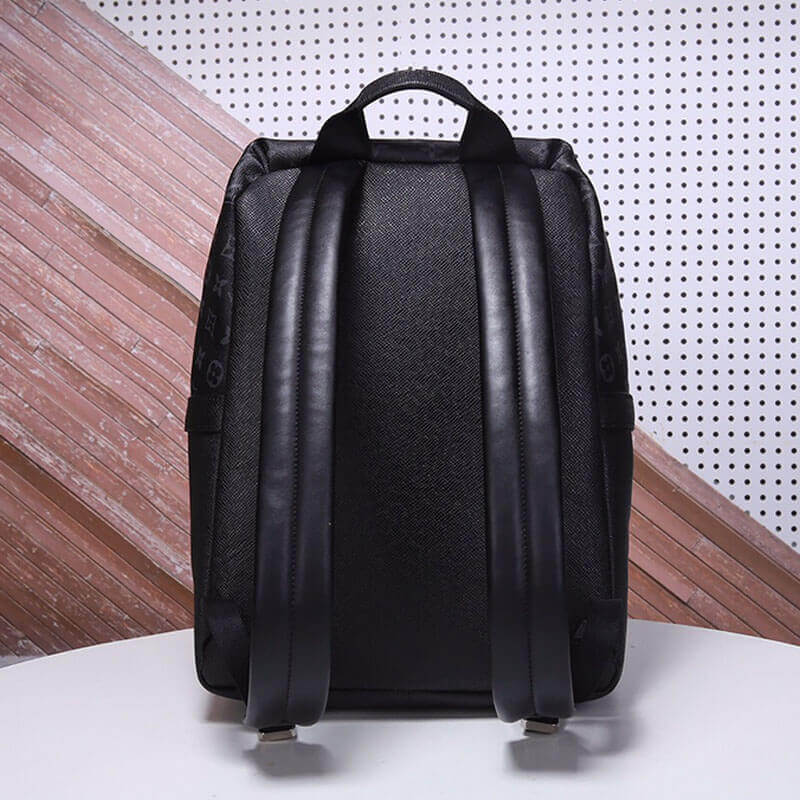 Louis Vuitton Discovery PM