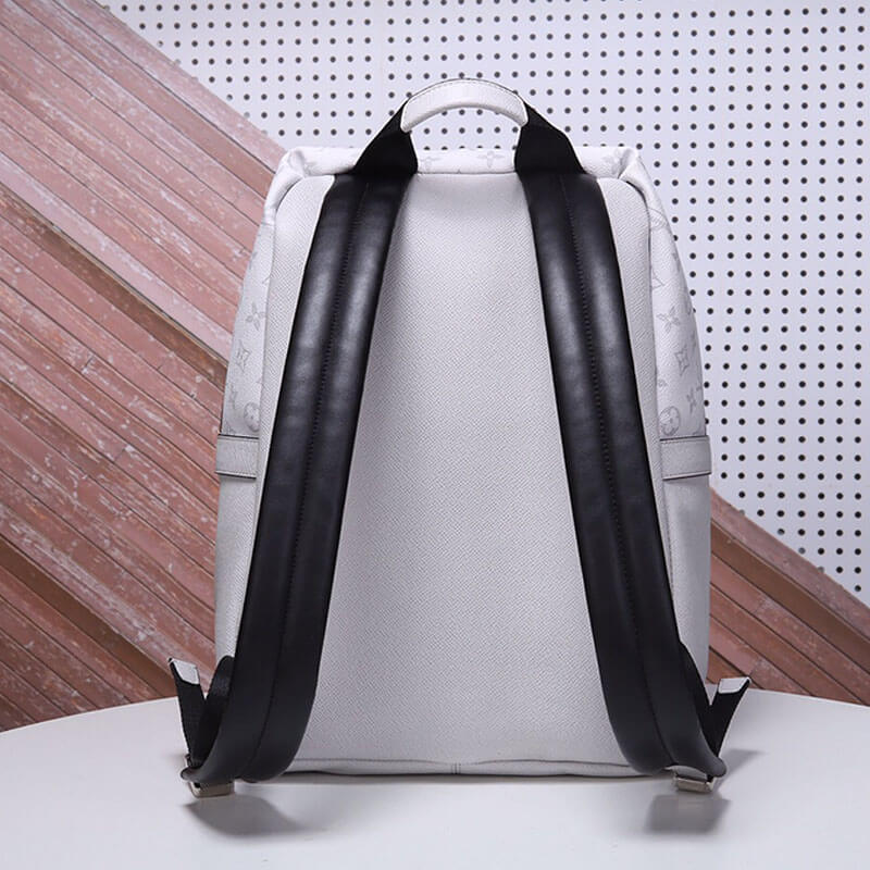 Louis Vuitton Discovery PM