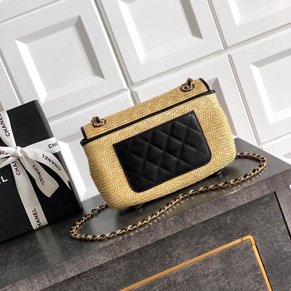 CHANEL Small Flap Bag(HIGH-END GRADE)