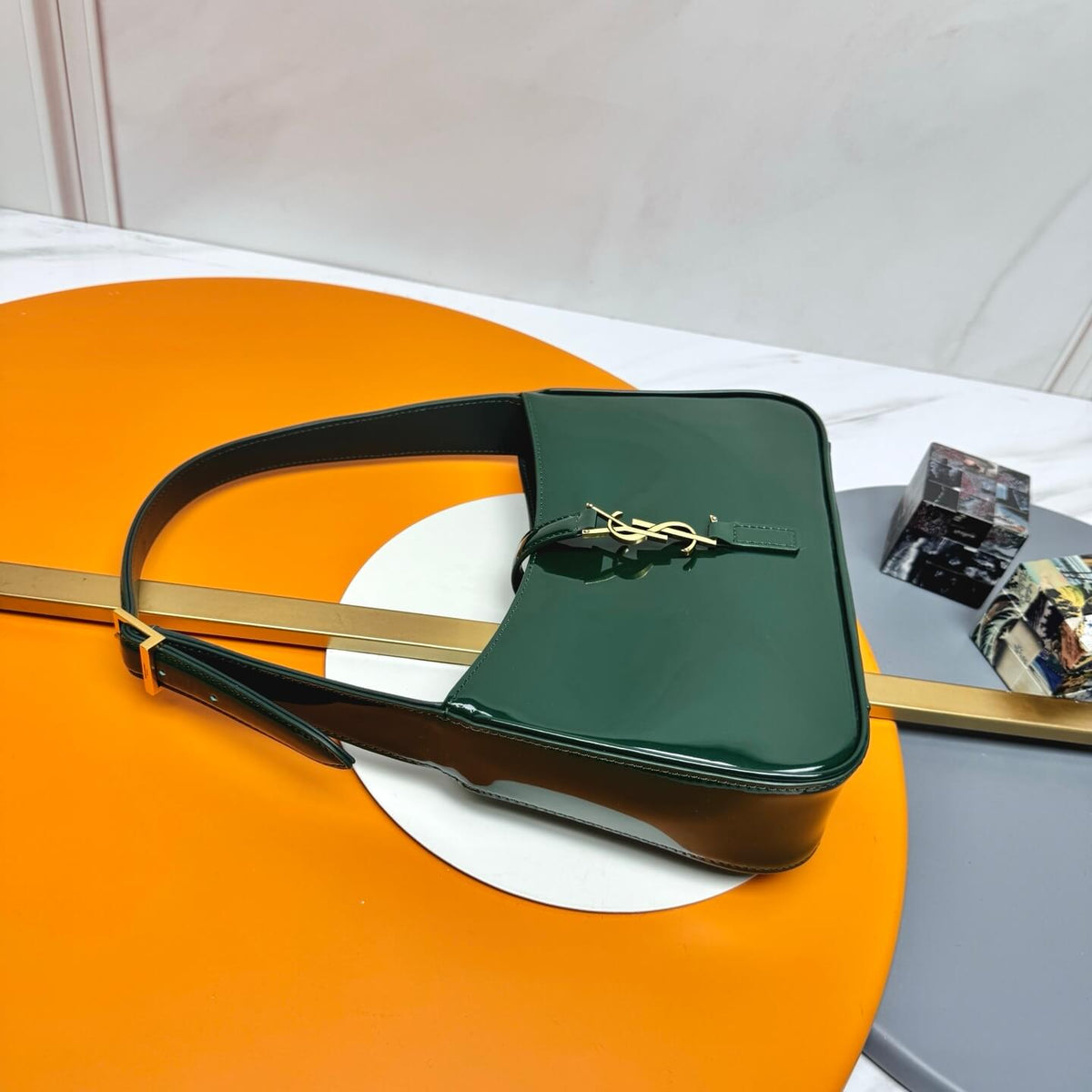 Ysl Le 5 à 7 In Patent Hobo