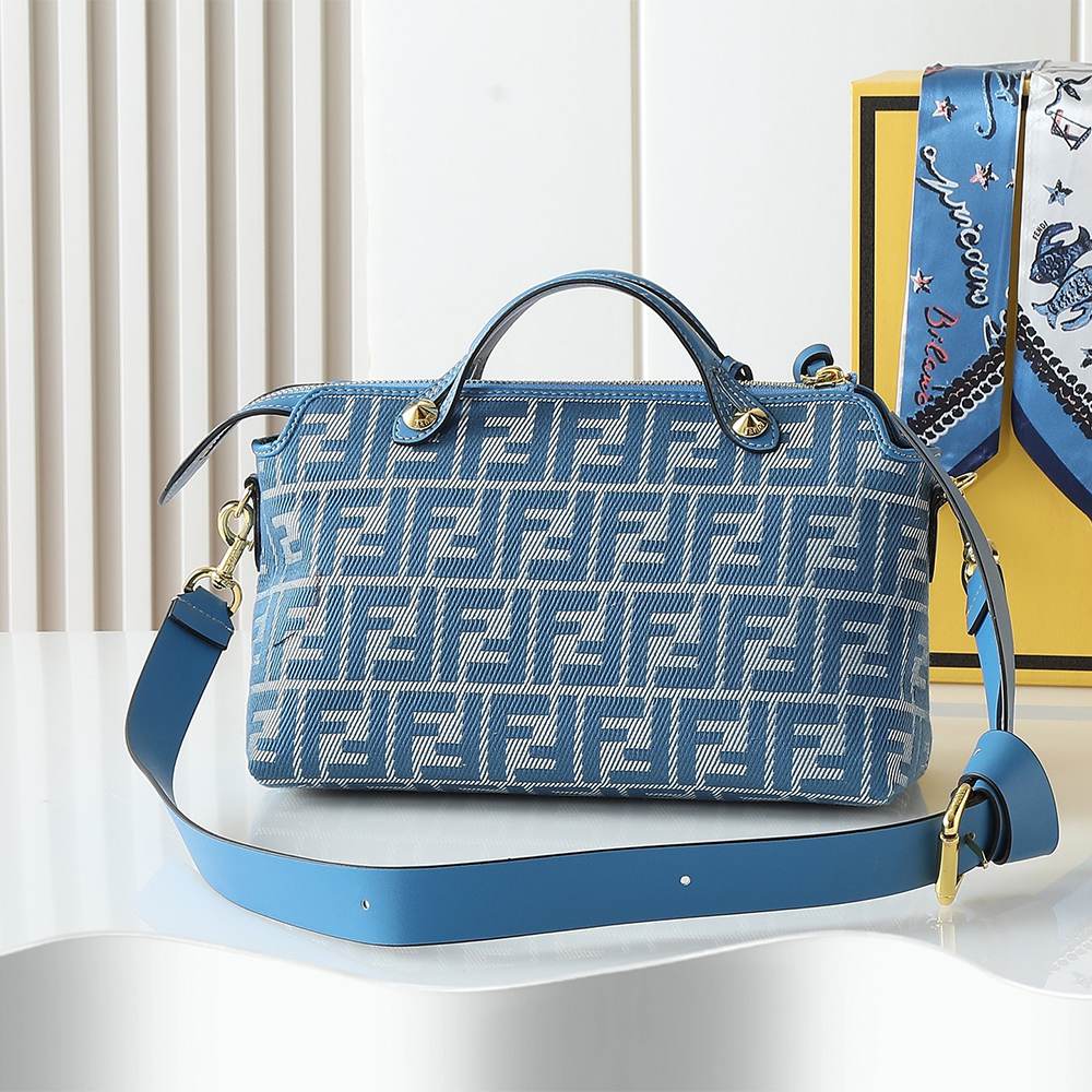 Fendi By The Way Selleria Medium
