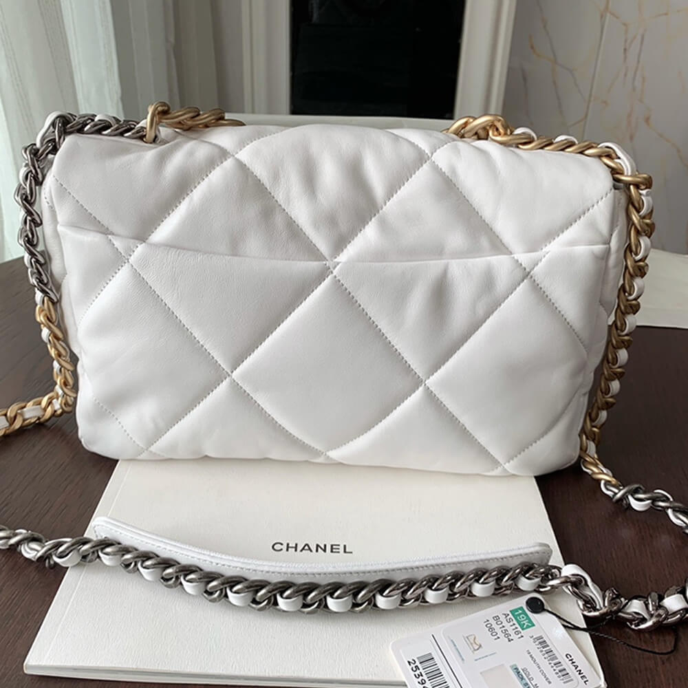 Chanel 19 Large