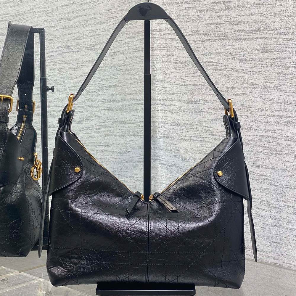 Dior Medium Dior Voyage Bag(high-end grade)