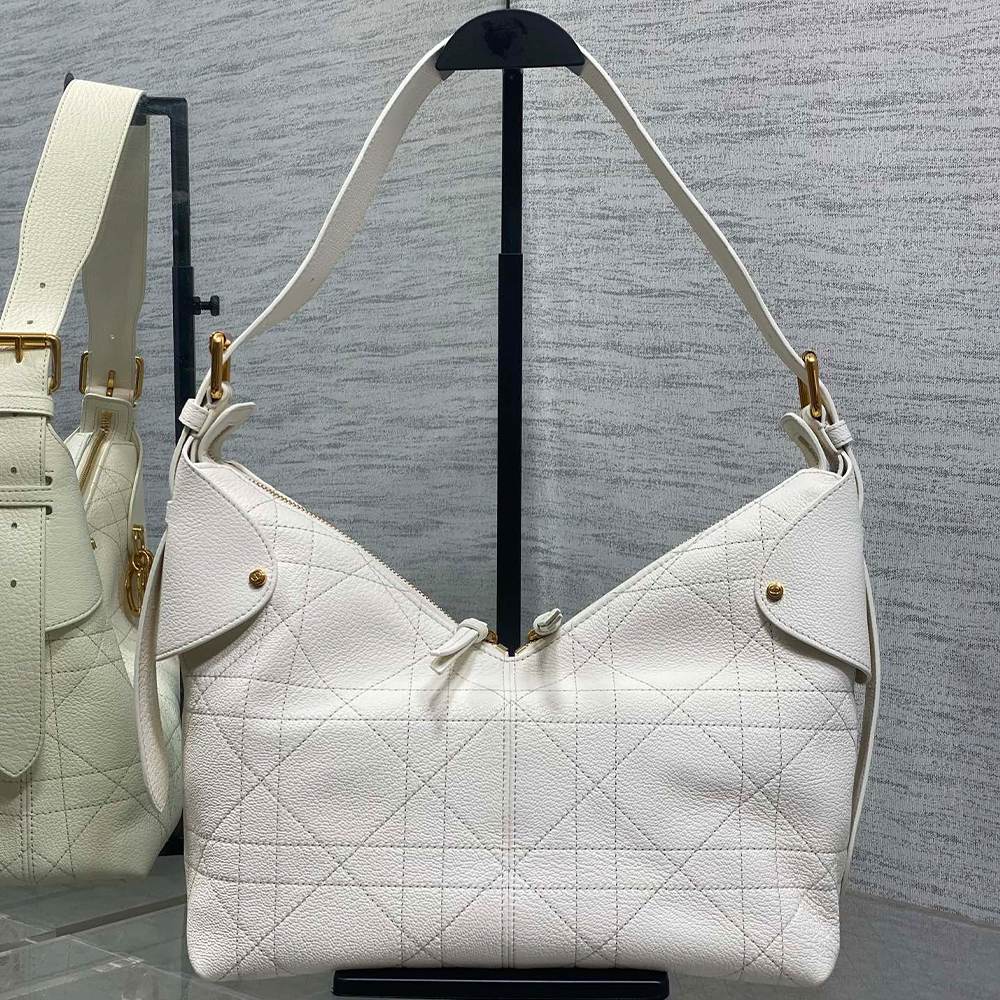 Dior Medium Dior Voyage Bag(high-end grade)