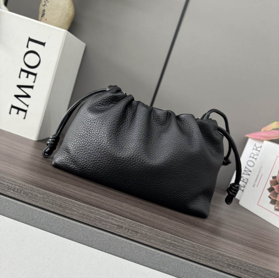 LOEWE Medium Flamenco purse in fine grained calfskin(HIGH-END GRADE)