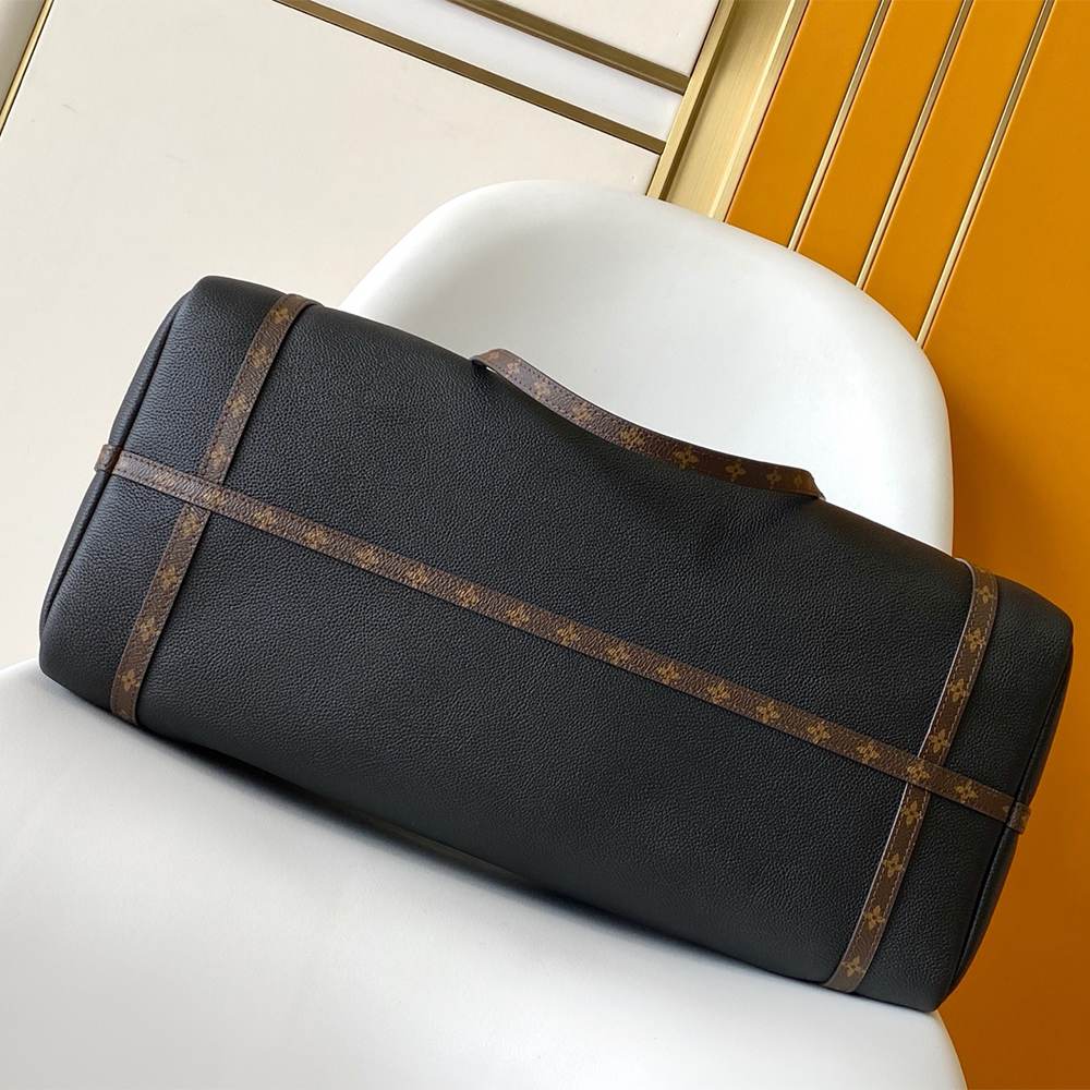 Louis Vuitton Express GM