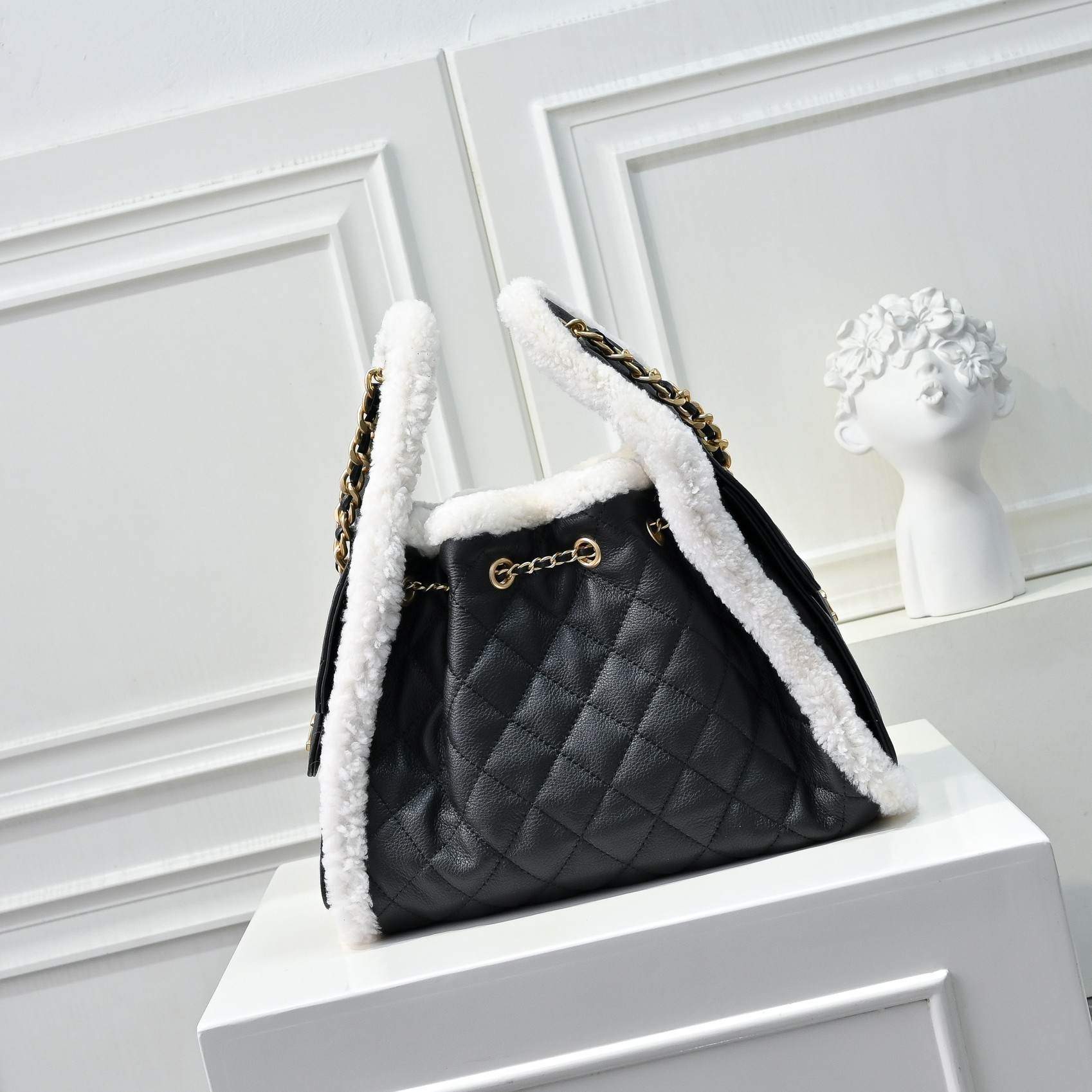 CHANEL 25 Small Handbag(High-end grade)